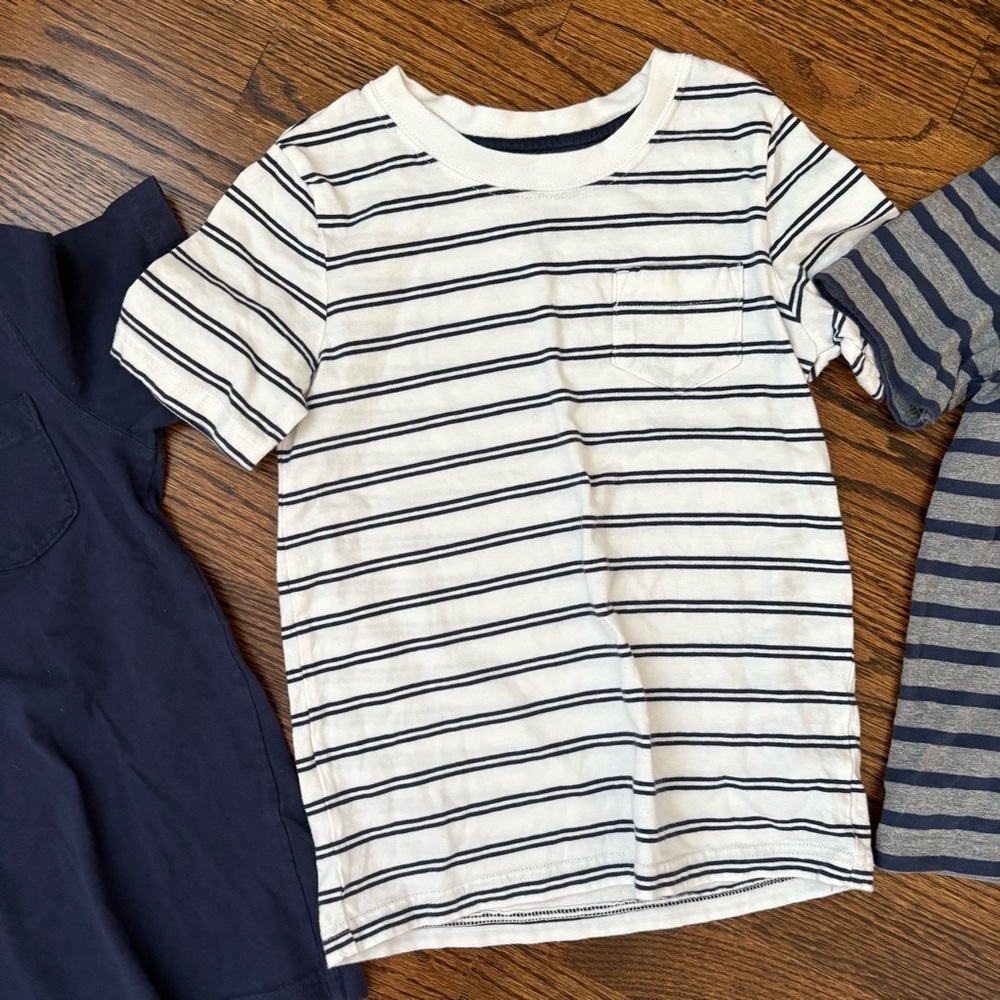 Carters Set of Three Boys T-Shirts - Size 6 - Picture 4 of 6